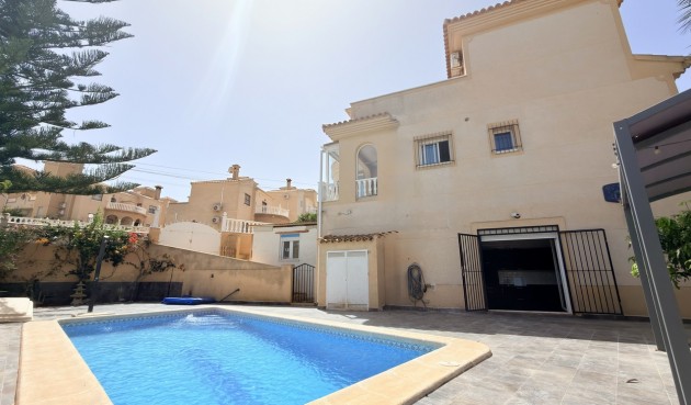 Reventa - Villa -
Orihuela Costa - Costa Blanca