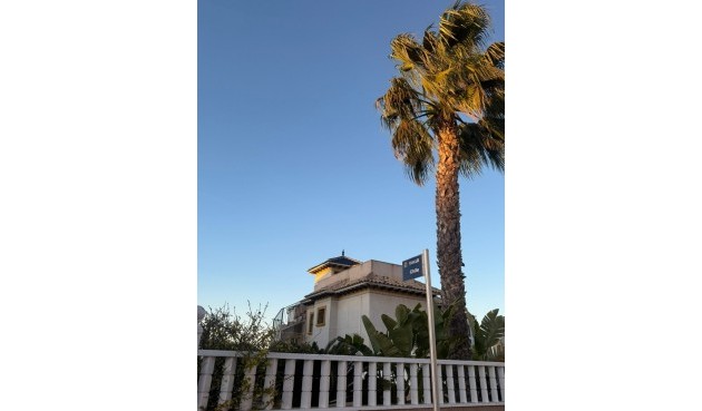 Reventa - Villa -
Orihuela Costa - Costa Blanca