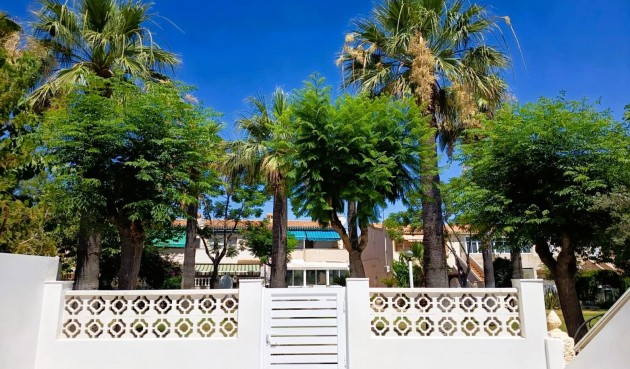 Resale - Bungalow -
Orihuela Costa - Costa Blanca