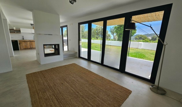 Resale - Villa -
Jávea - Costa Blanca