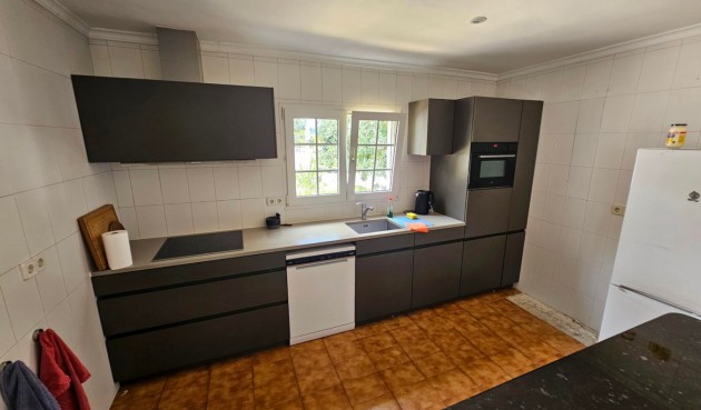 Resale - Villa -
Jávea - Costa Blanca