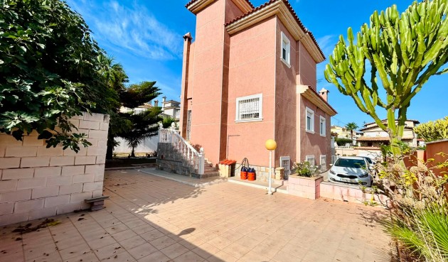 Resale - Villa -
Orihuela - Inland