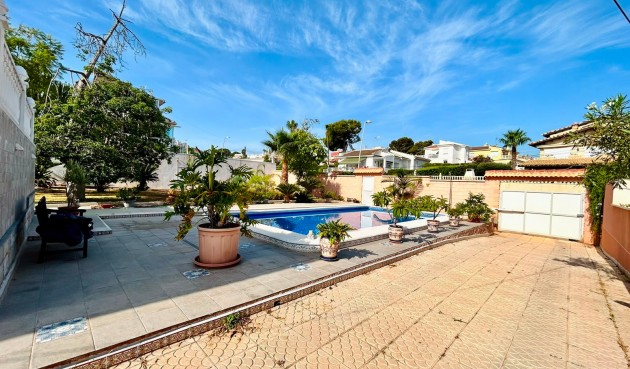 Resale - Villa -
Orihuela - Inland