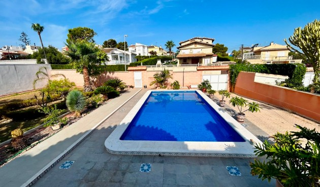 Resale - Villa -
Orihuela - Inland
