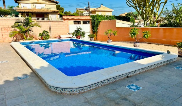 Resale - Villa -
Orihuela - Inland