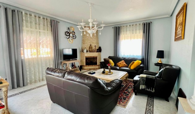 Resale - Villa -
Orihuela - Inland
