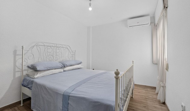 Resale - Apartment -
Torrevieja - Playa del Cura