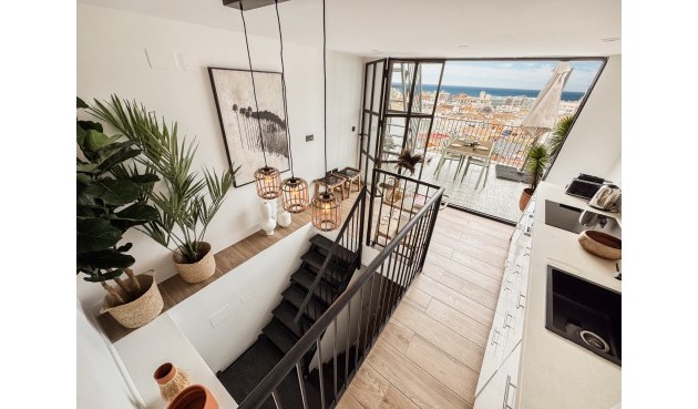 Resale - Town House -
Alicante - Costa Blanca