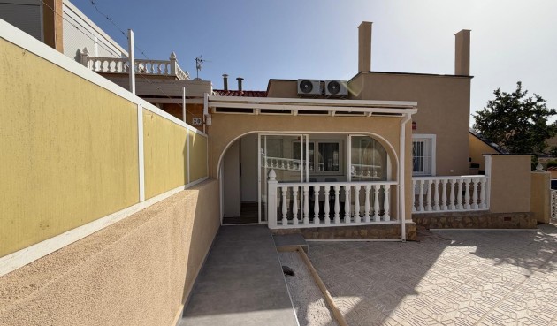 Resale - Town House -
Torrevieja - Miramar - Torre Del Moro