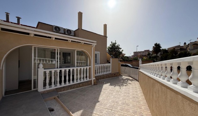 Resale - Town House -
Torrevieja - Miramar - Torre Del Moro
