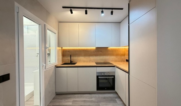 Resale - Town House -
Torrevieja - Miramar - Torre Del Moro