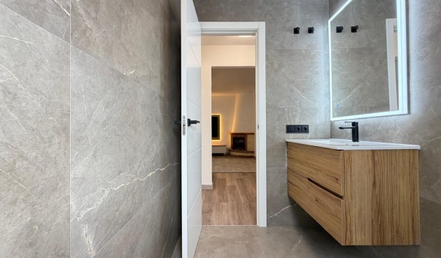 Resale - Town House -
Torrevieja - Miramar - Torre Del Moro