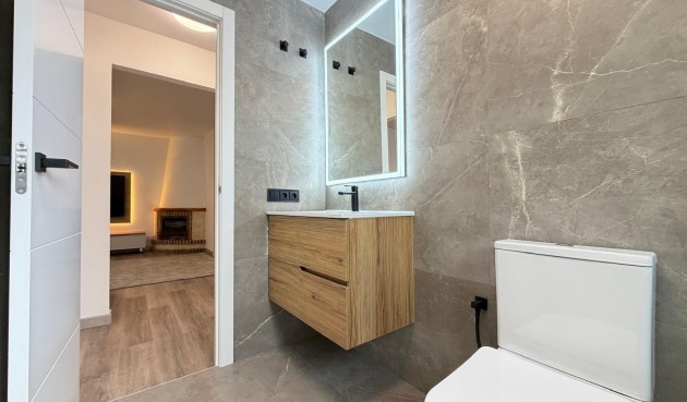 Resale - Town House -
Torrevieja - Miramar - Torre Del Moro