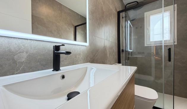Resale - Town House -
Torrevieja - Miramar - Torre Del Moro