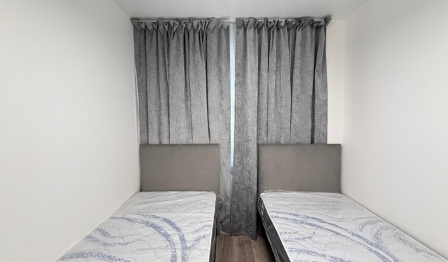 Resale - Town House -
Torrevieja - Miramar - Torre Del Moro