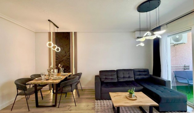 Resale - Apartment -
Torrevieja - Playa del Cura
