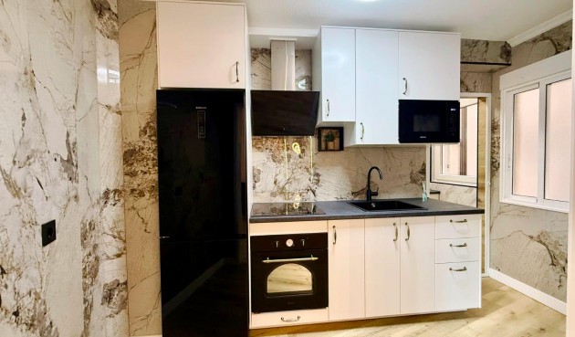 Resale - Apartment -
Torrevieja - Playa del Cura
