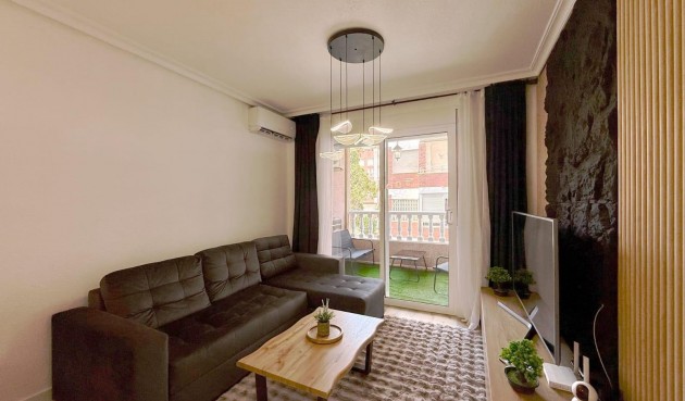 Resale - Apartment -
Torrevieja - Playa del Cura