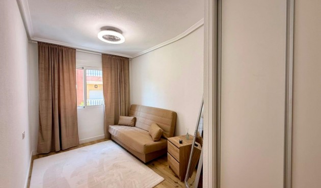 Resale - Apartment -
Torrevieja - Playa del Cura