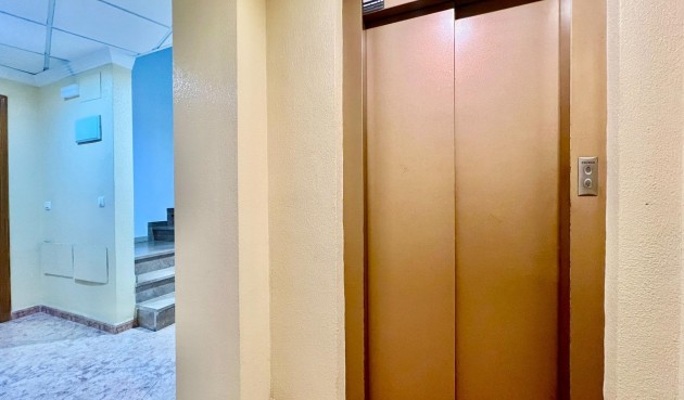 Resale - Apartment -
Torrevieja - Playa del Cura
