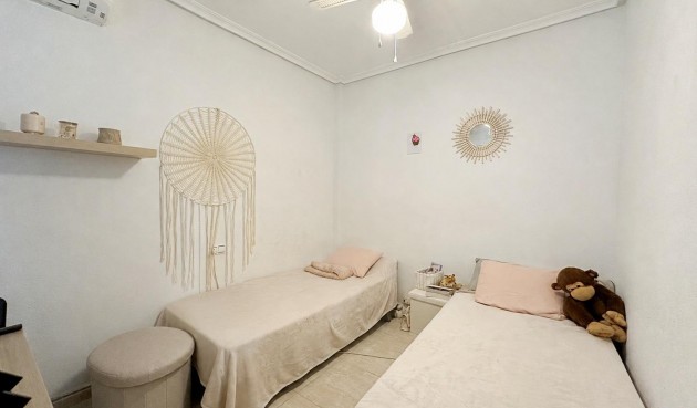 Resale - Bungalow -
Orihuela Costa - Los Altos