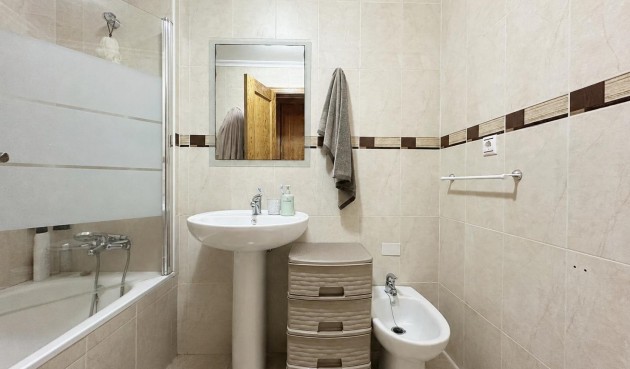 Resale - Bungalow -
Orihuela Costa - Los Altos