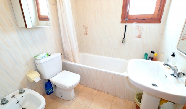 Resale - Bungalow -
Torrevieja - El Acequión - Los Náufragos