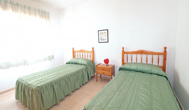 Resale - Bungalow -
Torrevieja - El Acequión - Los Náufragos
