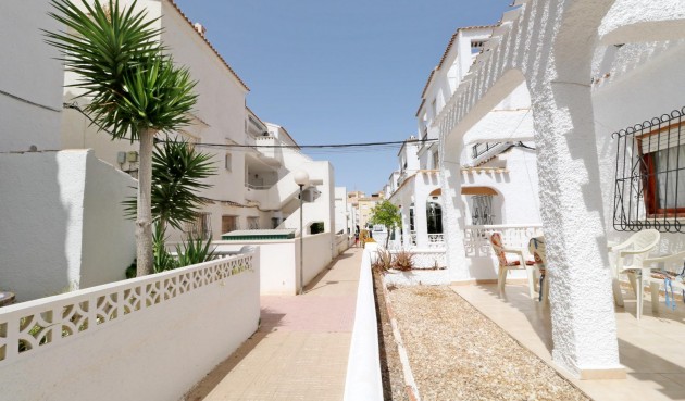 Resale - Bungalow -
Torrevieja - El Acequión - Los Náufragos