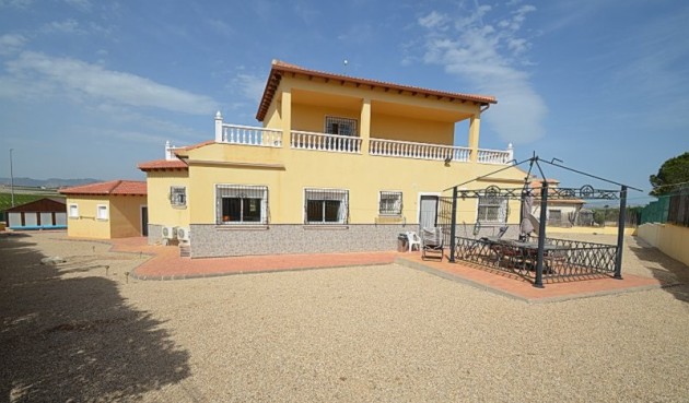 Resale - Villa -
Campos del Río - Inland