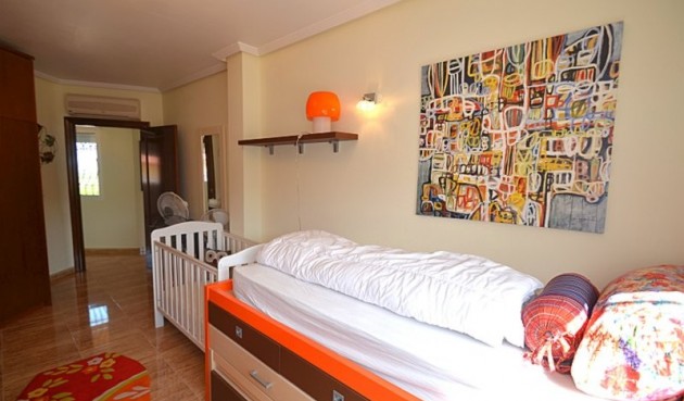 Resale - Villa -
Campos del Río - Inland