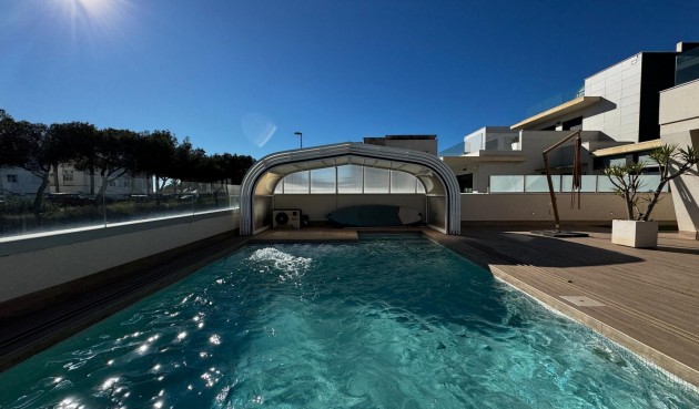 Resale - Villa -
Orihuela Costa - Campoamor