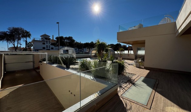 Resale - Villa -
Orihuela Costa - Campoamor