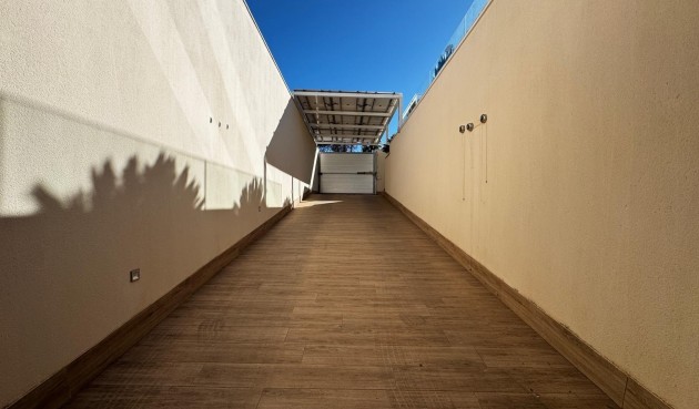 Resale - Villa -
Orihuela Costa - Campoamor