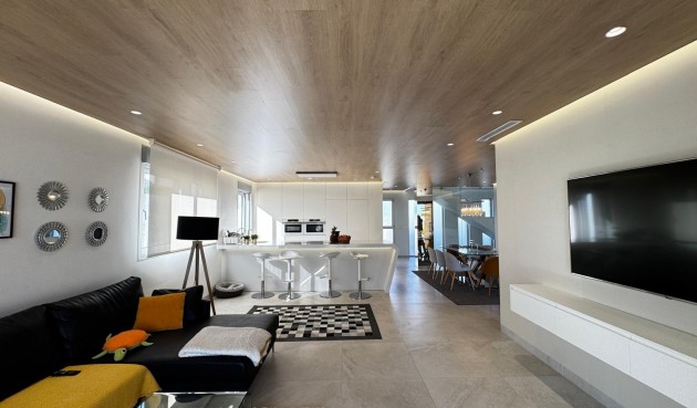 Resale - Villa -
Orihuela Costa - Campoamor