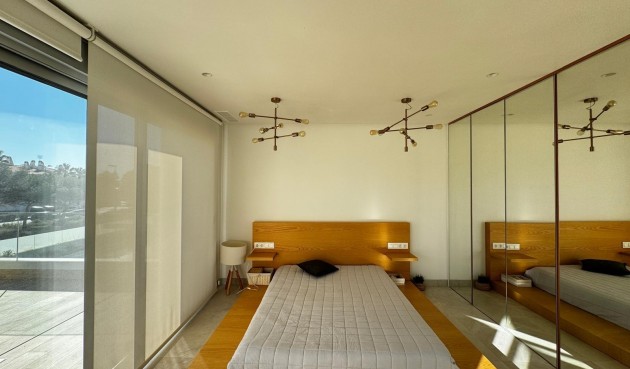 Resale - Villa -
Orihuela Costa - Campoamor