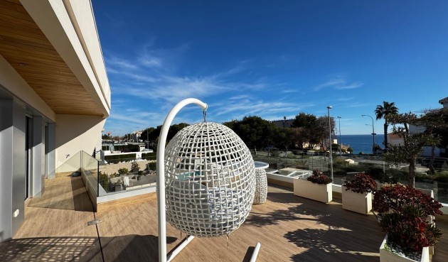 Resale - Villa -
Orihuela Costa - Campoamor