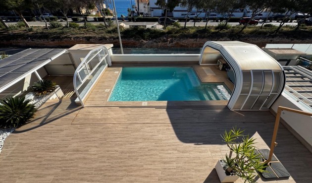 Resale - Villa -
Orihuela Costa - Campoamor