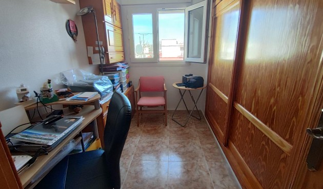 Resale - Penthouse -
Torrevieja - Paseo Maritimo