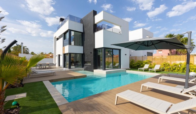 Resale - Villa -
Torrevieja - Torreta Florida
