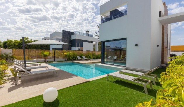 Resale - Villa -
Torrevieja - Torreta Florida