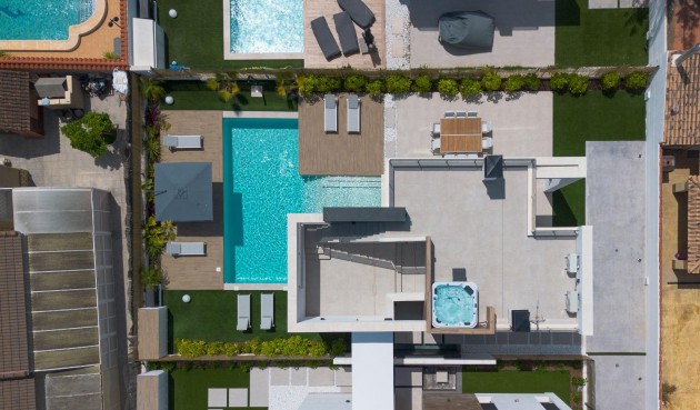 Resale - Villa -
Torrevieja - Torreta Florida