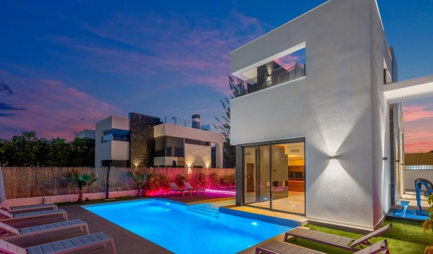Resale - Villa -
Torrevieja - Torreta Florida