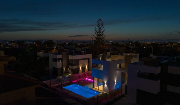 Resale - Villa -
Torrevieja - Torreta Florida