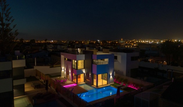 Resale - Villa -
Torrevieja - Torreta Florida