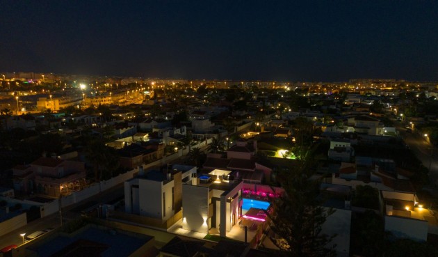 Resale - Villa -
Torrevieja - Torreta Florida