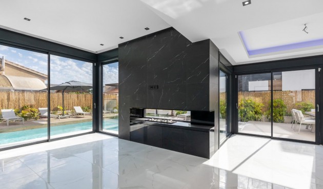Resale - Villa -
Torrevieja - Torreta Florida