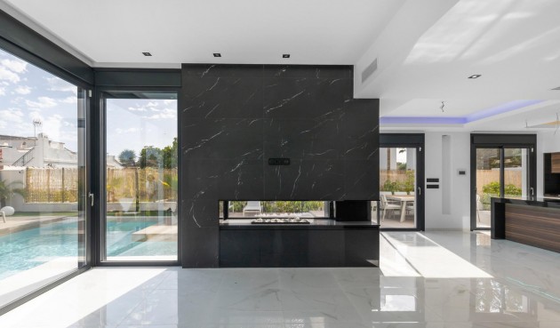 Resale - Villa -
Torrevieja - Torreta Florida