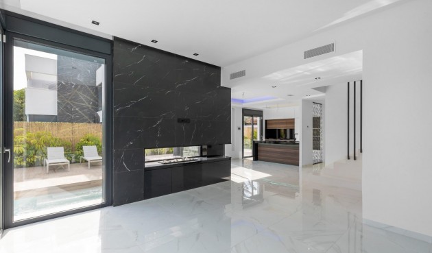 Resale - Villa -
Torrevieja - Torreta Florida