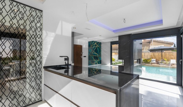 Resale - Villa -
Torrevieja - Torreta Florida